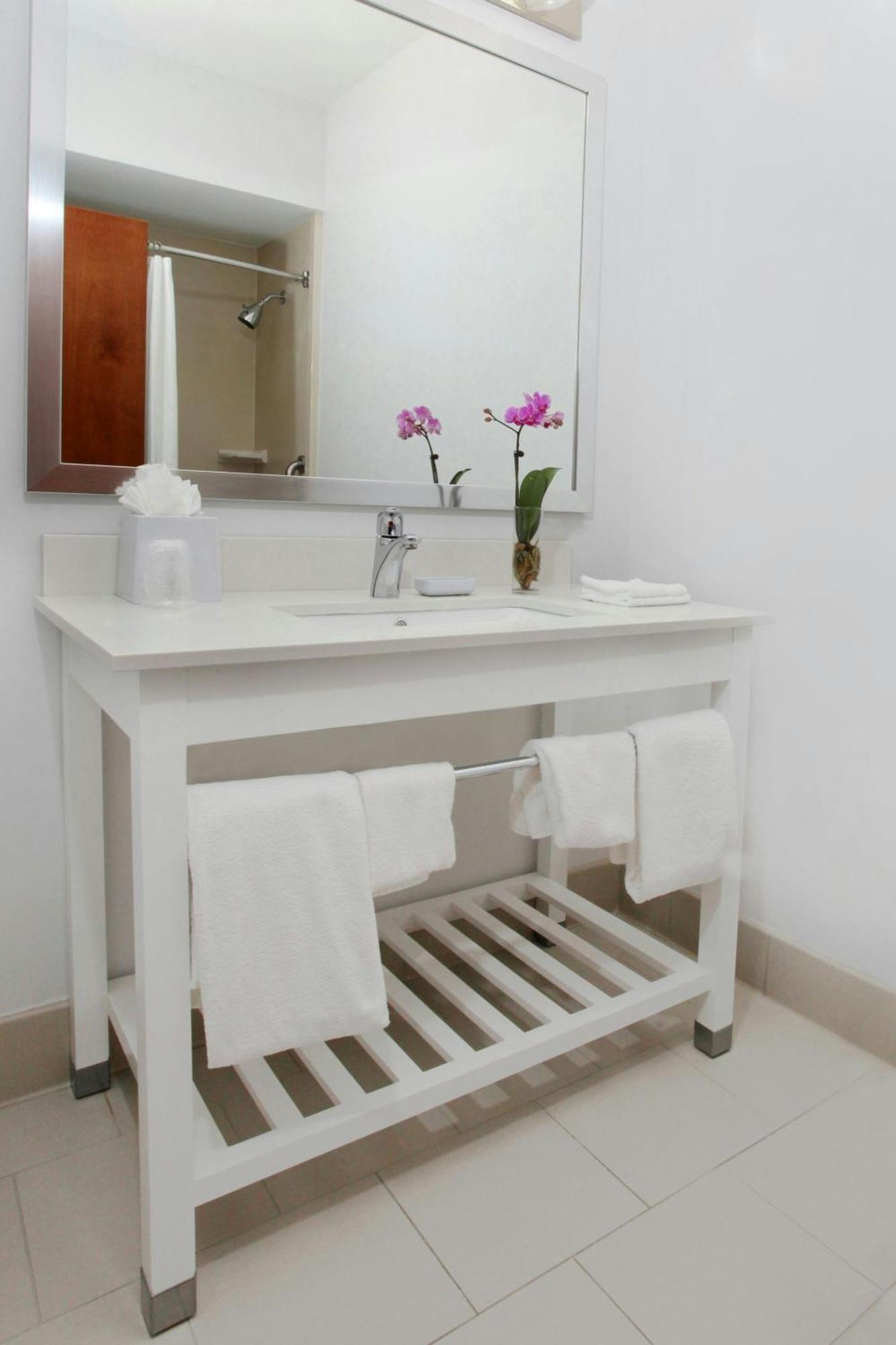 Four Points By Sheraton Portland East Fairview Esterno foto