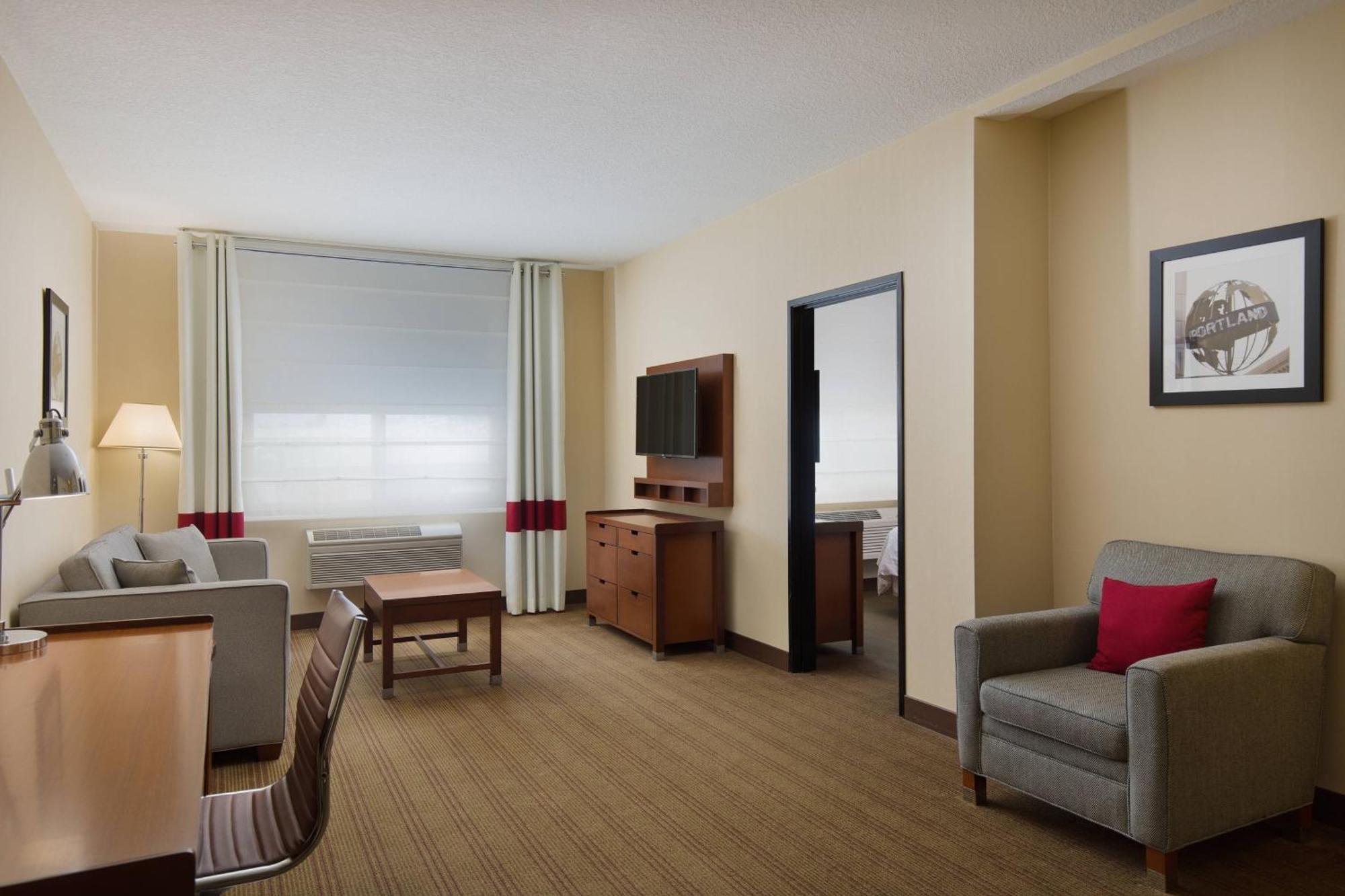 Four Points By Sheraton Portland East Fairview Esterno foto